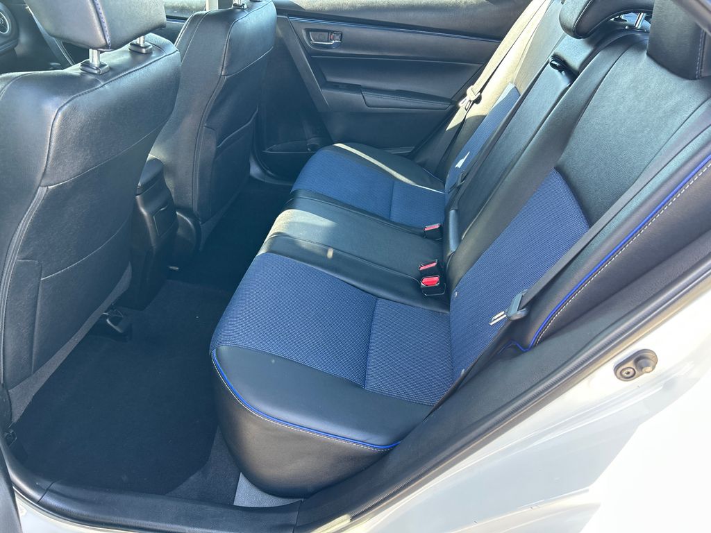 2017 Toyota Corolla SE 8