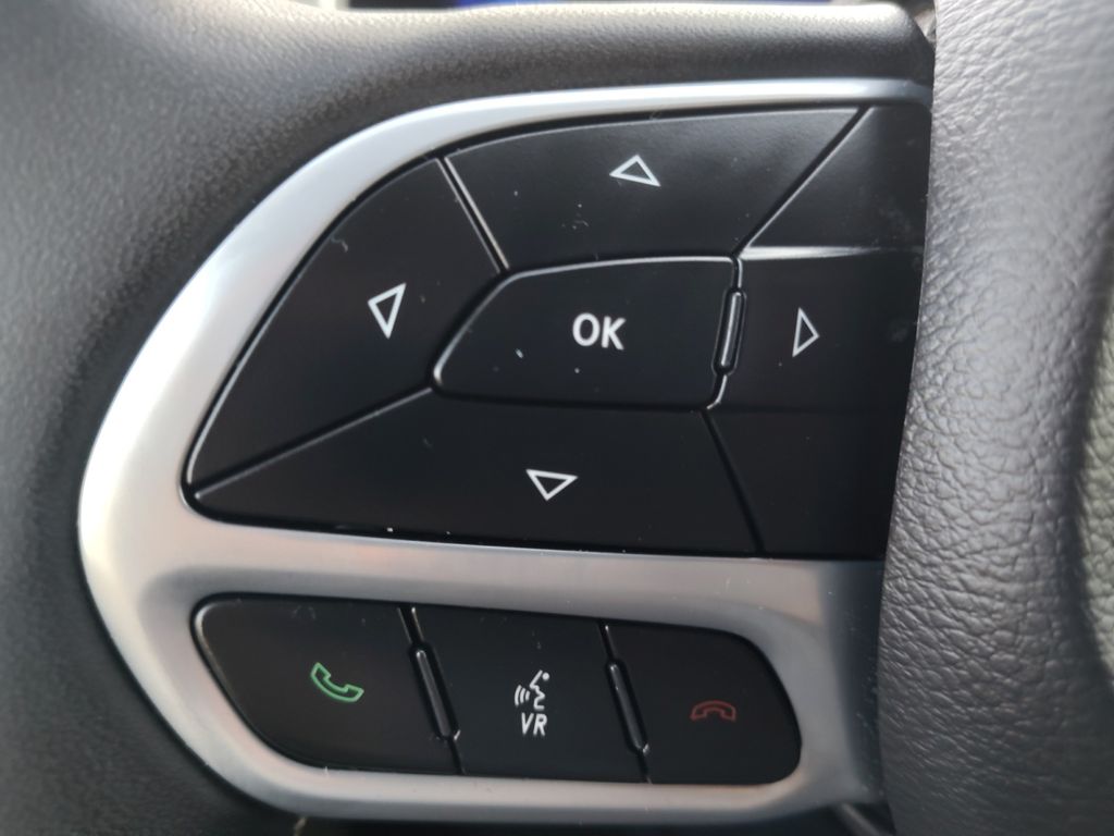 Used Car 2023 Chrysler Pacifica  Touring L For Sale Under $30,000 In Austin, Texas