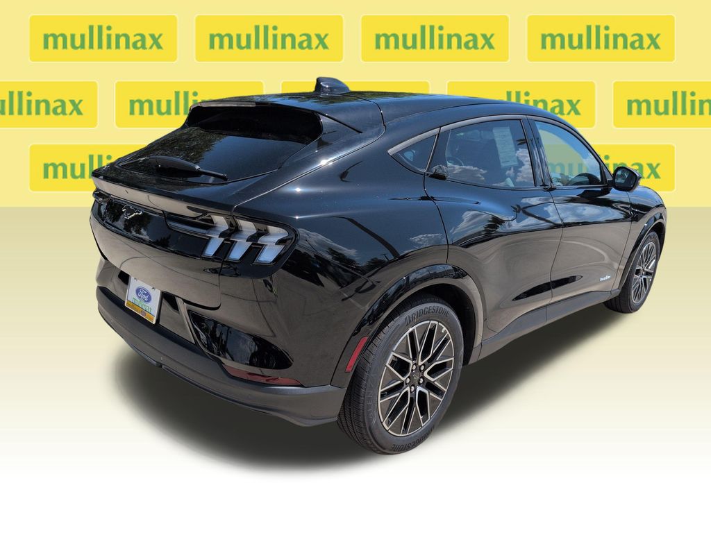 New 2026 Black Ford Premium image 3