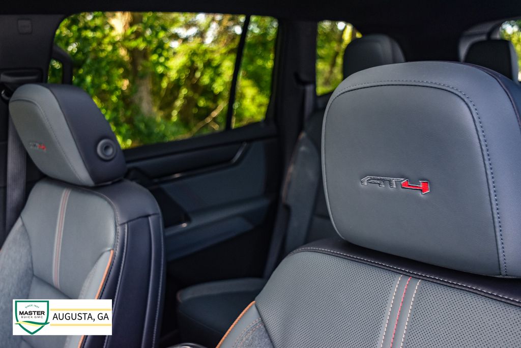 Used 2025 GMC Acadia SUV