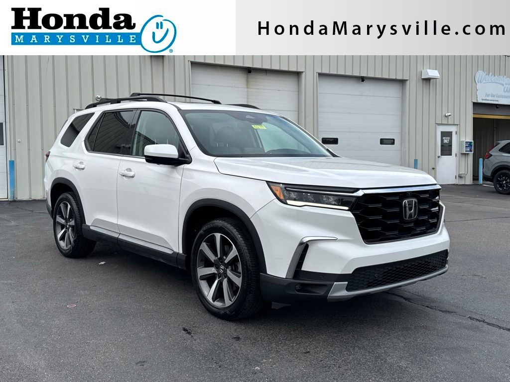 Platinum White Pearl 2024 Honda Pilot SUV / Crossover All-Wheel Drive Automatic