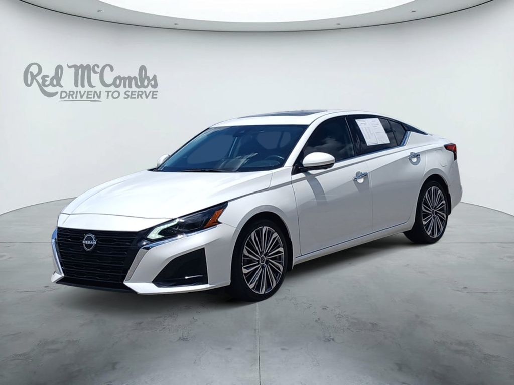Pearl White Tricoat 2024 Nissan Altima Sedan Front-Wheel Drive Continuously Variable Transmission