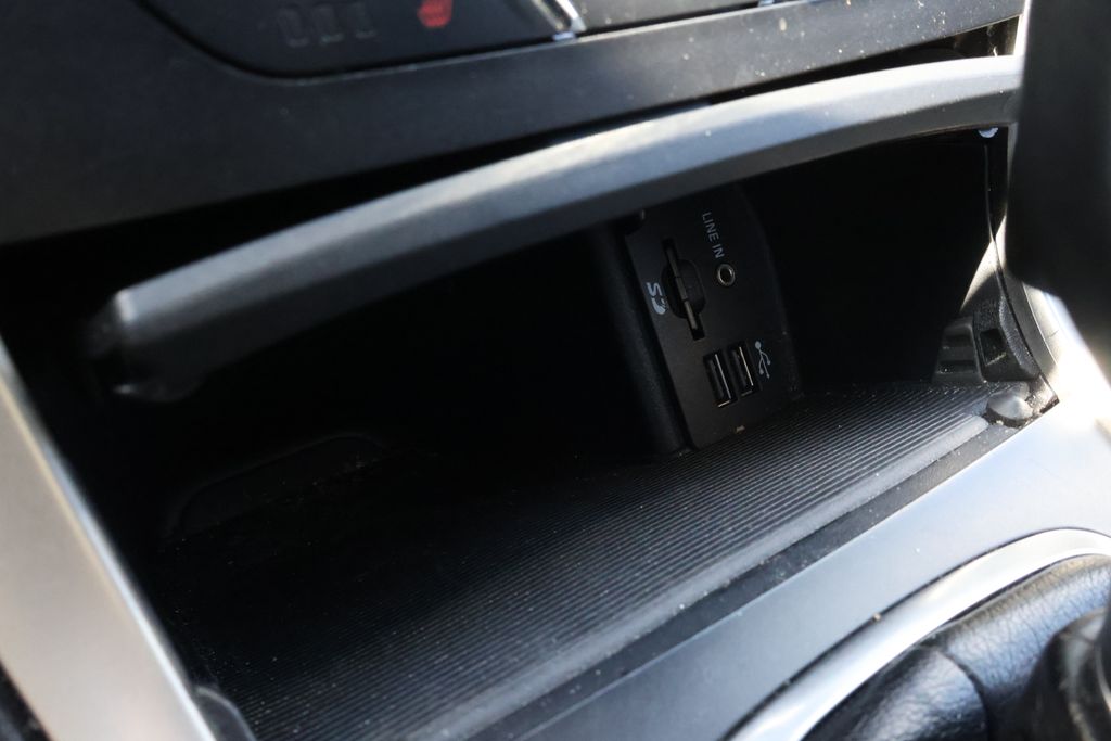Thumbnail: 2015 Ford Edge - 28