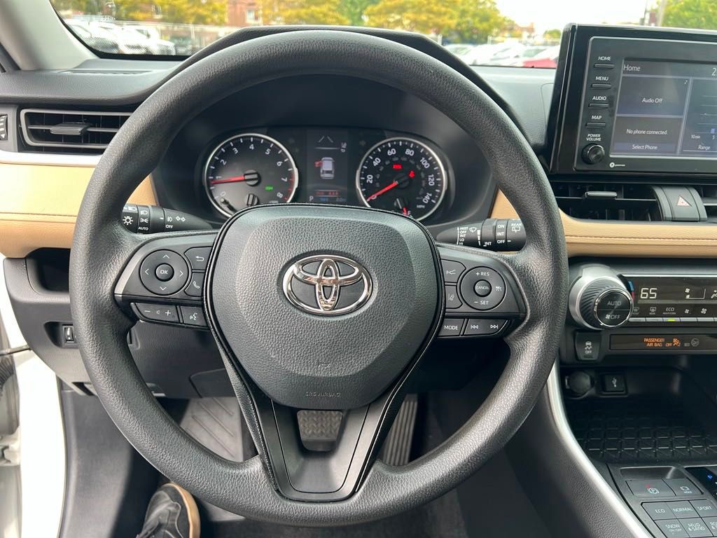 2020 Toyota RAV4 XLE 15