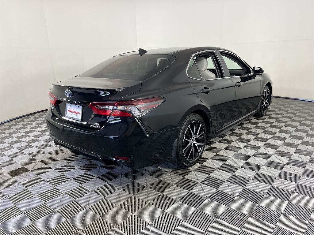 2024 Toyota Camry SE 13