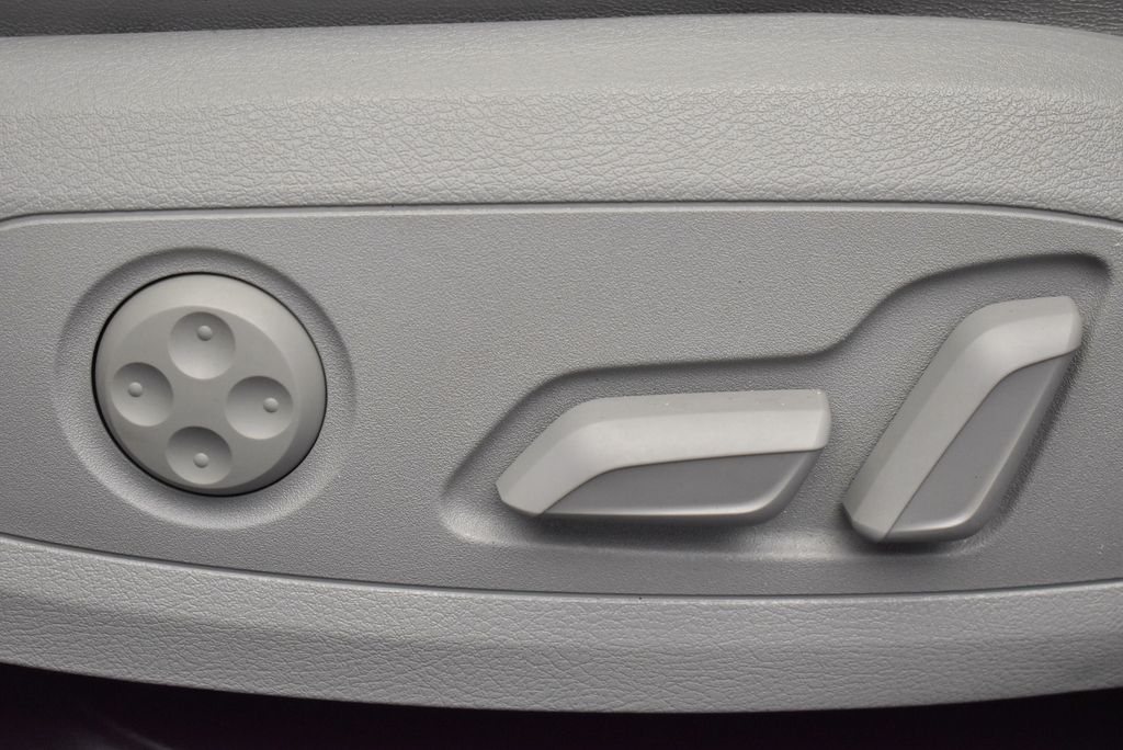 Thumbnail: 2023 Audi A4 - 16