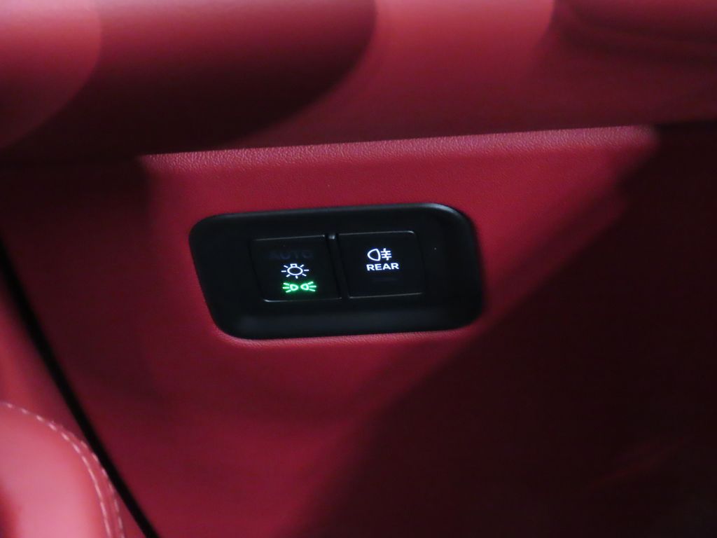 Thumbnail: 2026 Porsche Macan - 25