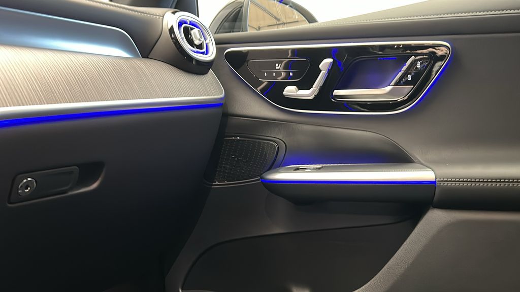 2025 Mercedes-Benz GLC 300 20
