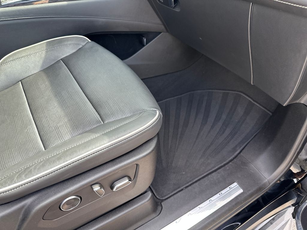 Used 2021 Black Cadillac Sport image 43