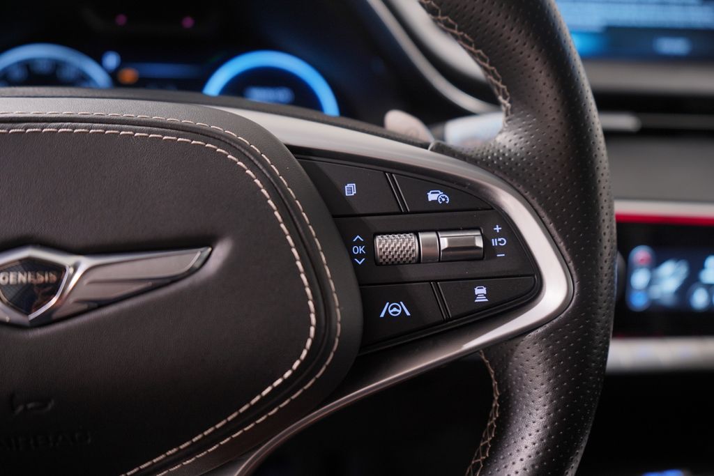 2024 Genesis GV70  21