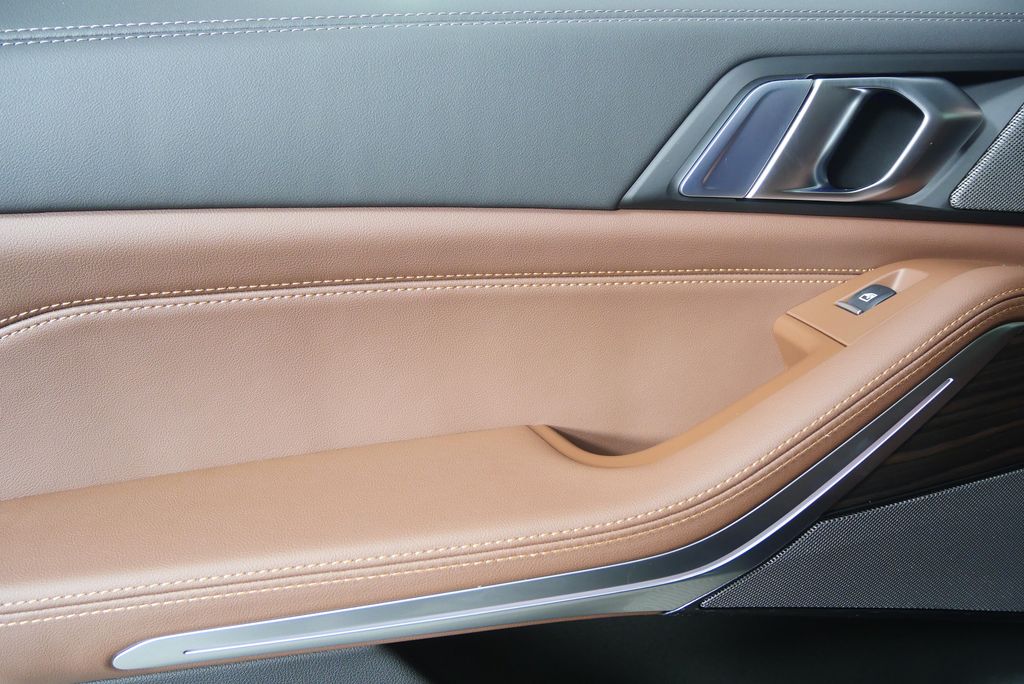 Thumbnail: 2026 BMW X5 - 14