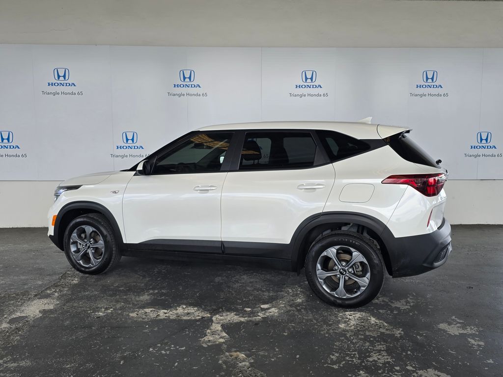 Thumbnail: 2021 Kia Seltos - 4