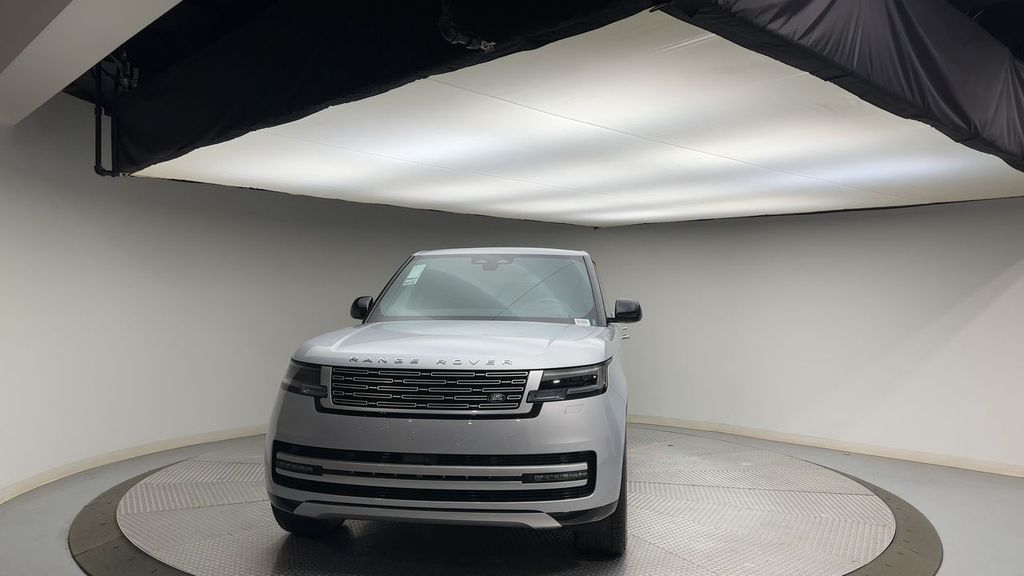 2025 Land Rover Range Rover Autobiography 3