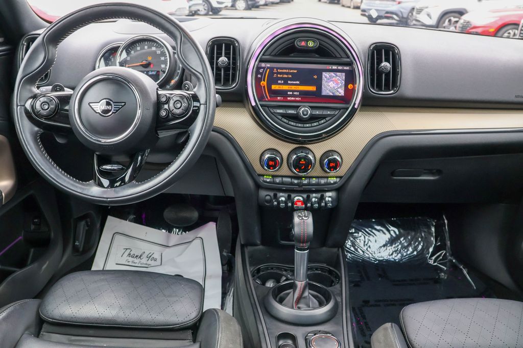 2019 MINI Cooper S Countryman Signature 32