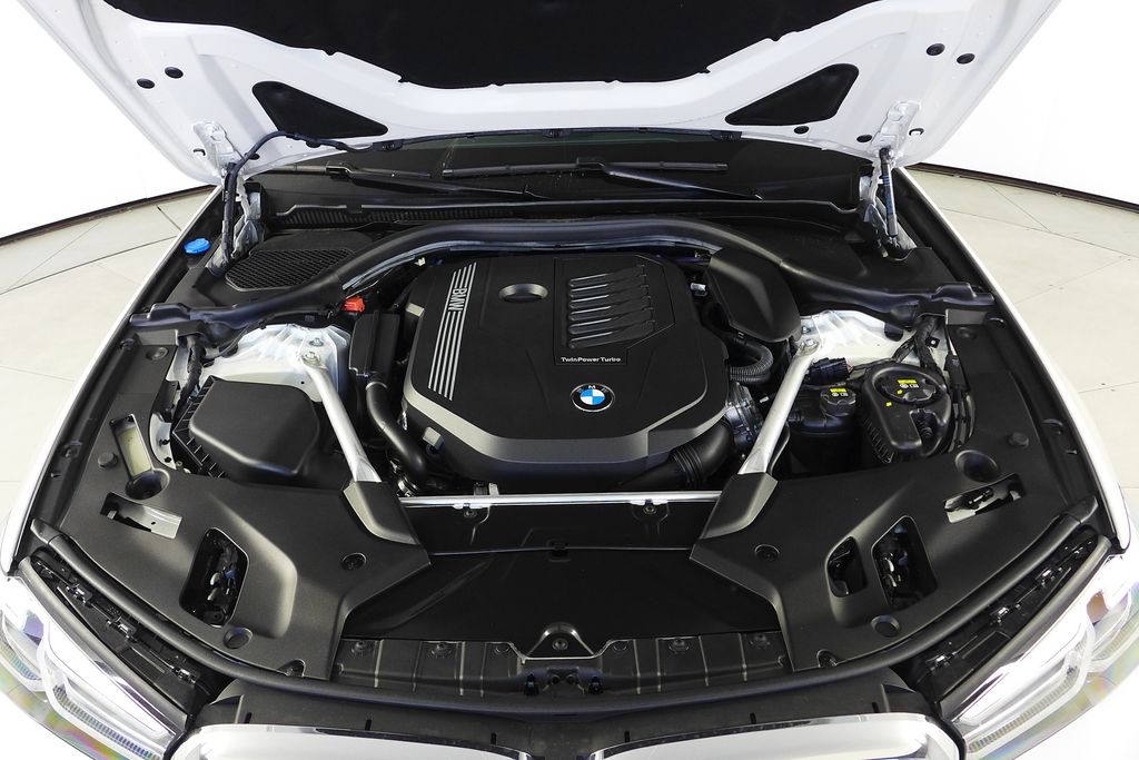 Thumbnail: 2022 BMW 5 Series - 6