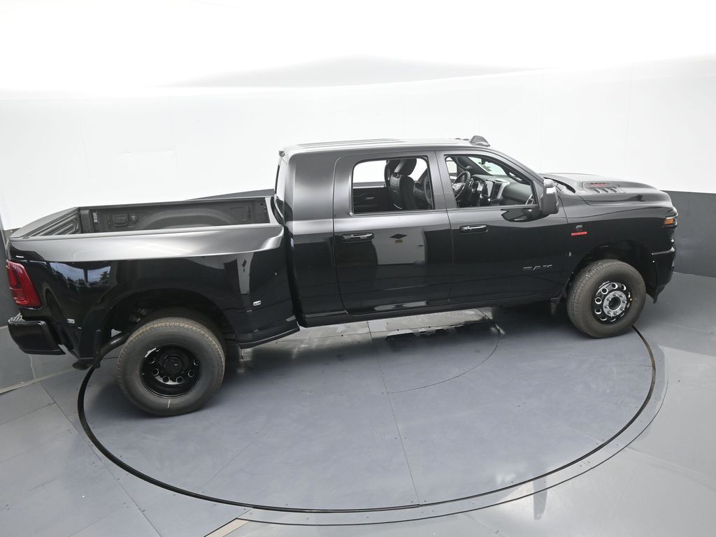 New 2026 Diamond Black Crystal Pearlcoat Ram Laramie image 52