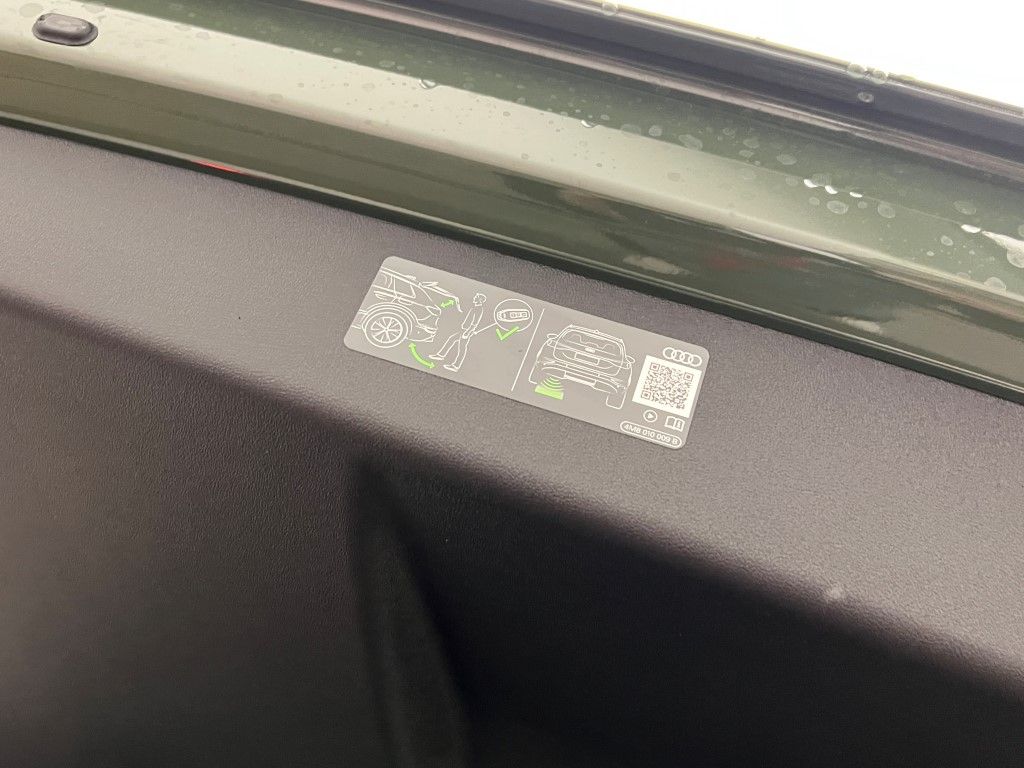 Thumbnail: 2025 Audi SQ5 - 11