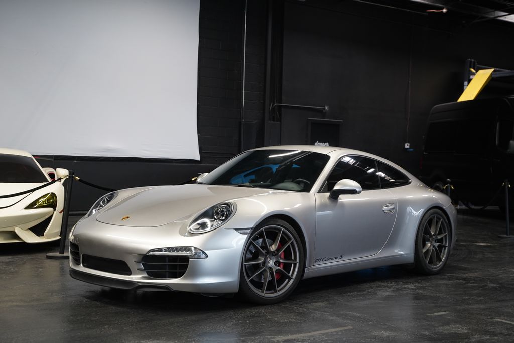 2013 Porsche 911 Gris Coupé Tracción trasera 7 velocidades Automática
