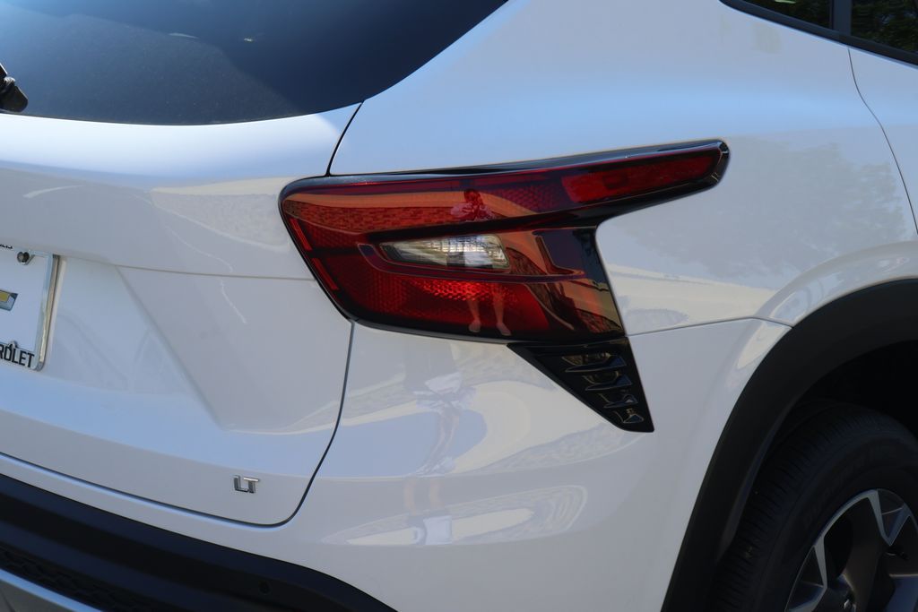 Thumbnail: 2026 Chevrolet Trax - 7