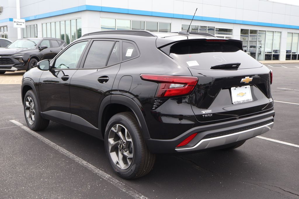 Thumbnail: 2025 Chevrolet Trax - 11