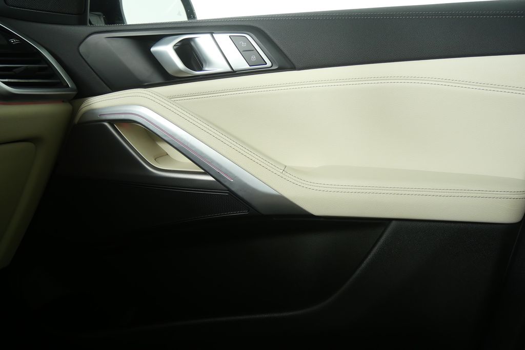 Thumbnail: 2022 BMW X6 - 27