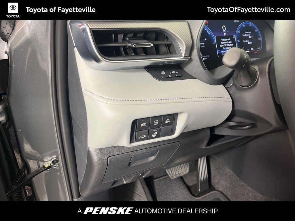 Thumbnail: 2026 Toyota Highlander - 30