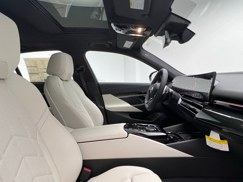 Thumbnail: 2026 BMW 5 Series - 6