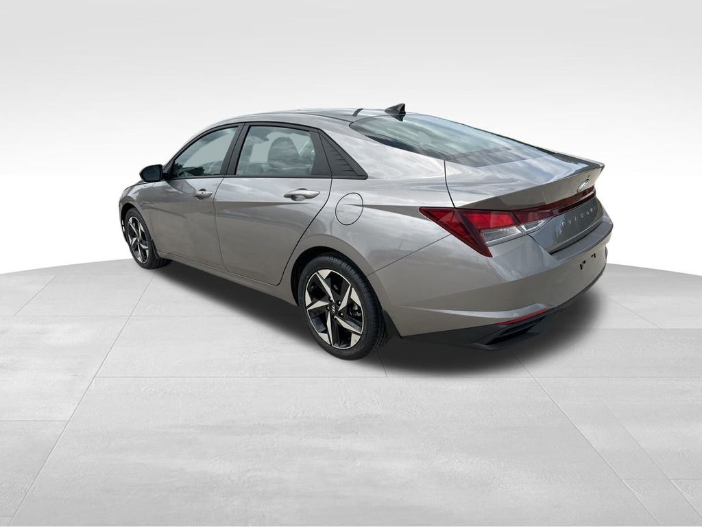 2023 Fluid Metal Hyundai Elantra SEL FWD Sedan