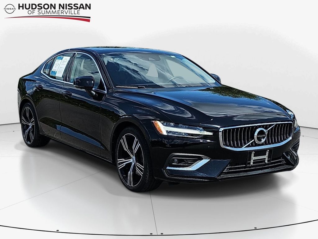 2022 Volvo S60 B5 Inscription AWD