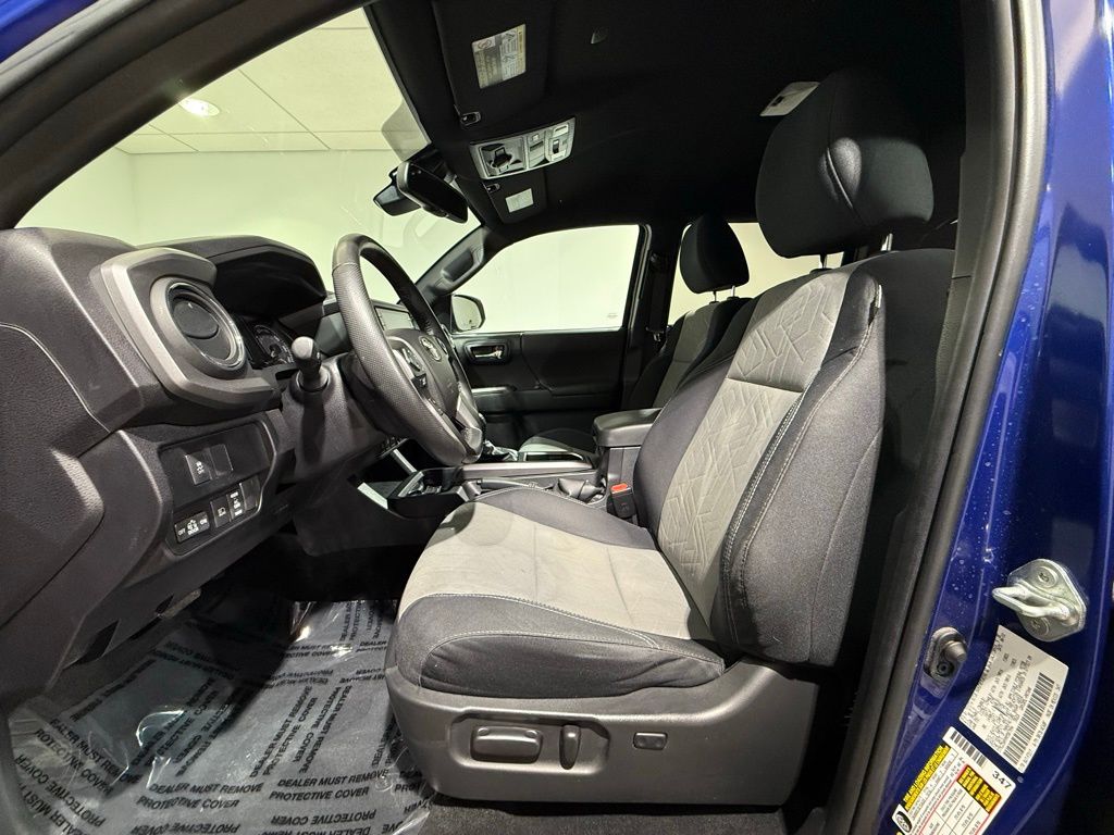 Thumbnail: 2022 Toyota Tacoma - 12