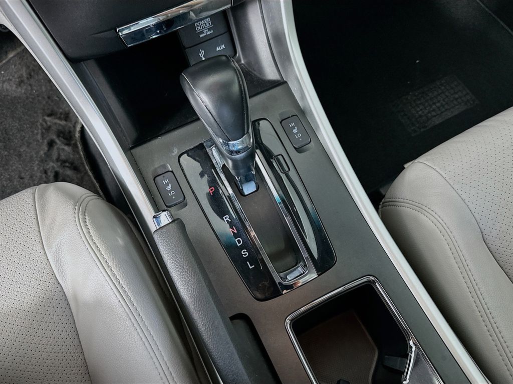 Thumbnail: 2013 Honda Accord - 16