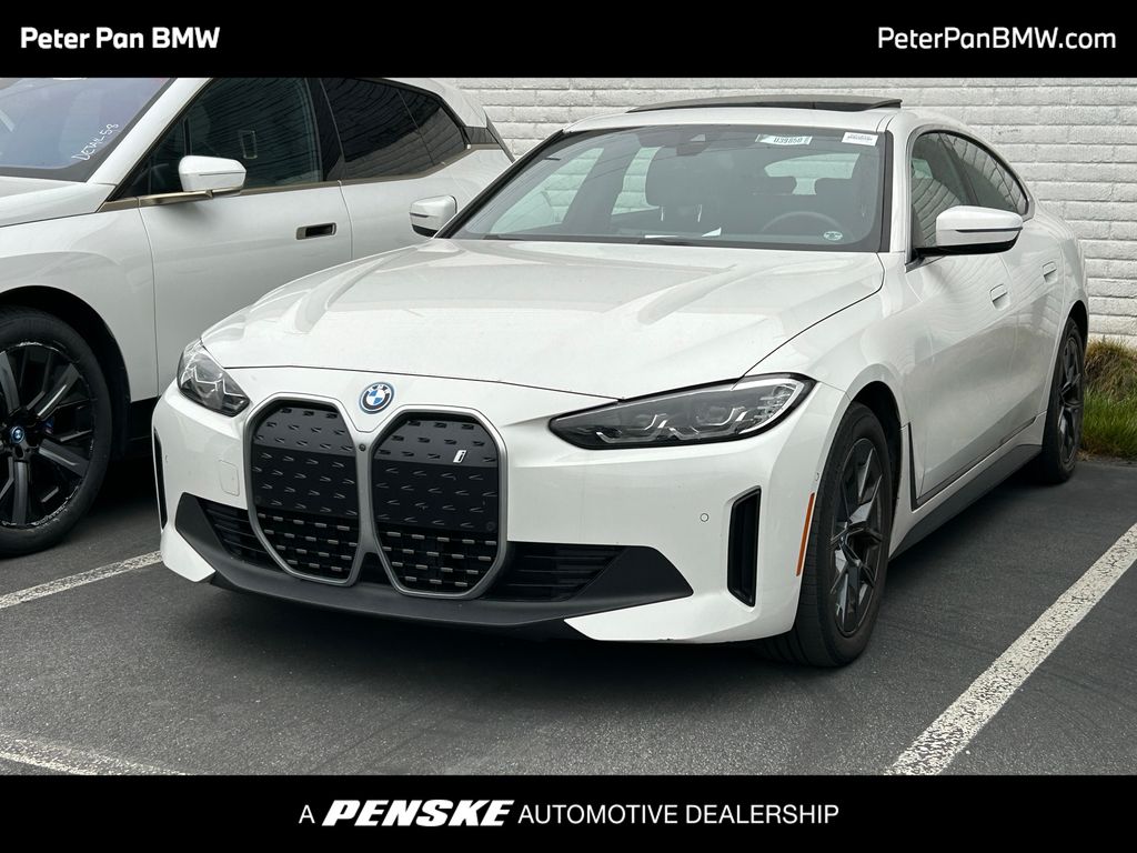 Thumbnail: 2023 BMW i4 - 1