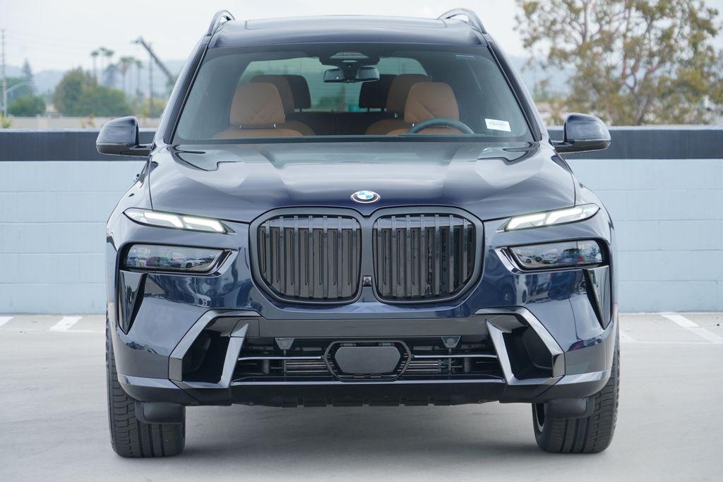 Thumbnail: 2027 BMW X7 - 2