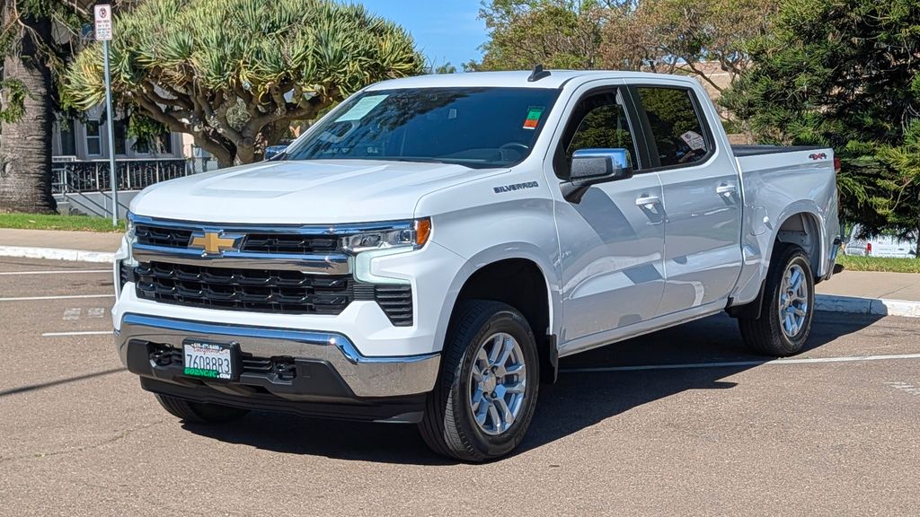 Used 2022 Chevrolet Silverado 1500 LT 4D Crew Cab