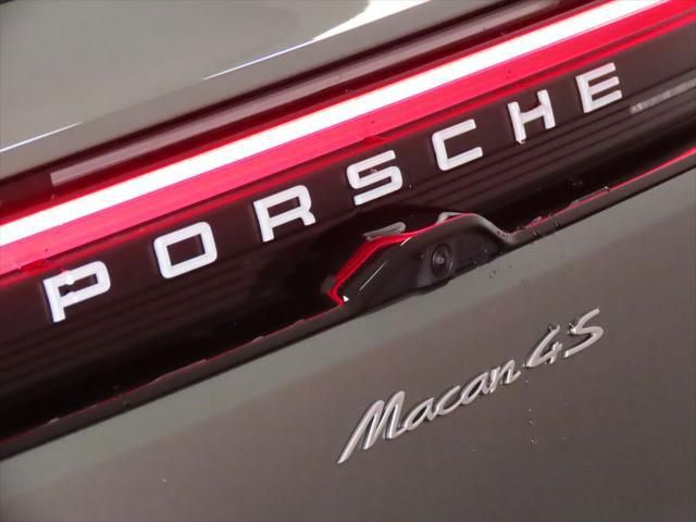 Thumbnail: 2025 Porsche Macan - 12