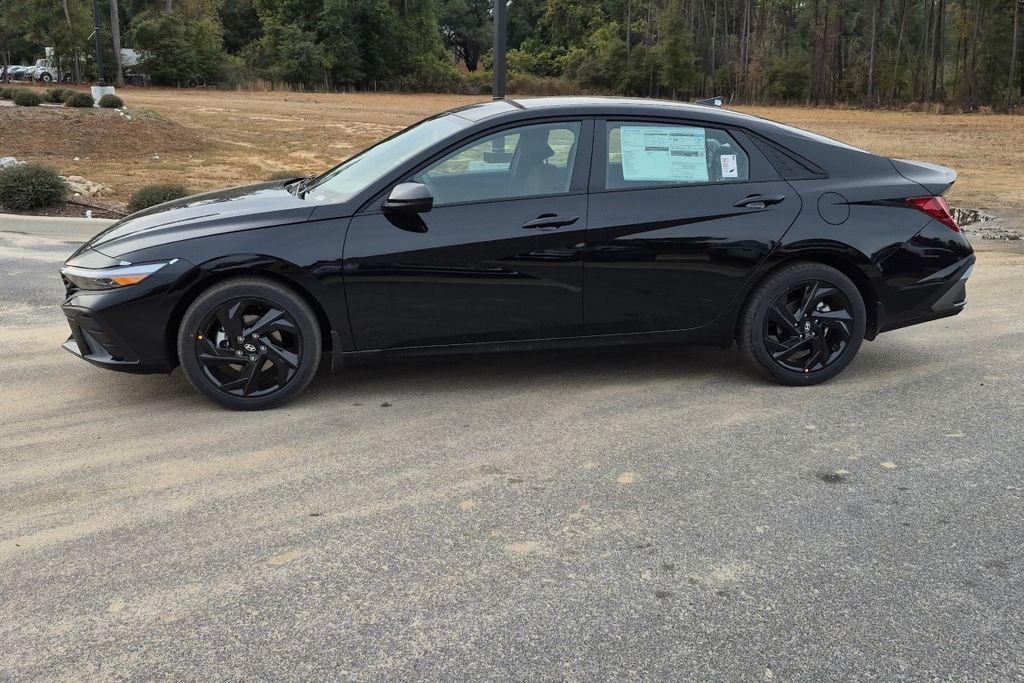 New 2026 Black Hyundai SEL Sport Plus image 9