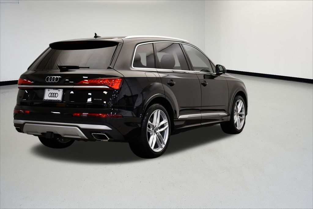 Thumbnail: 2025 Audi Q7 - 5