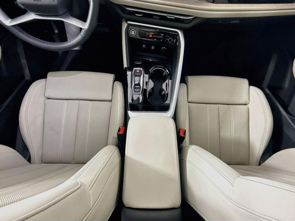 Thumbnail: 2026 Audi Q5 - 16