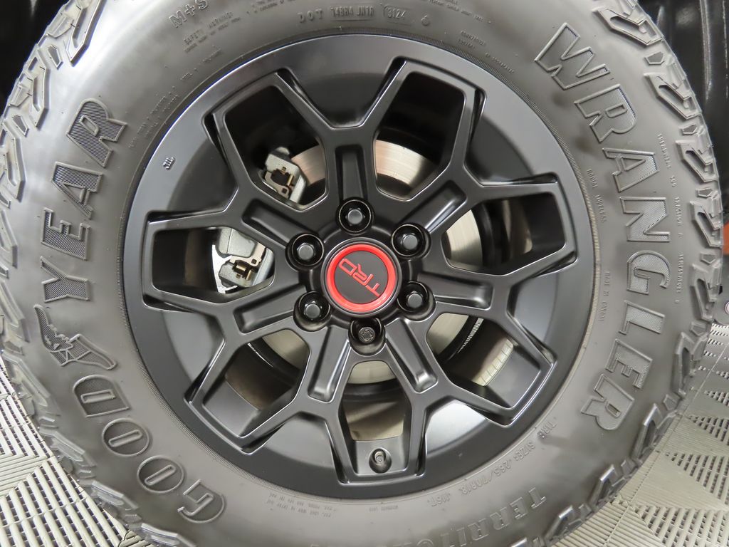 Thumbnail: 2024 Toyota Tacoma - 32