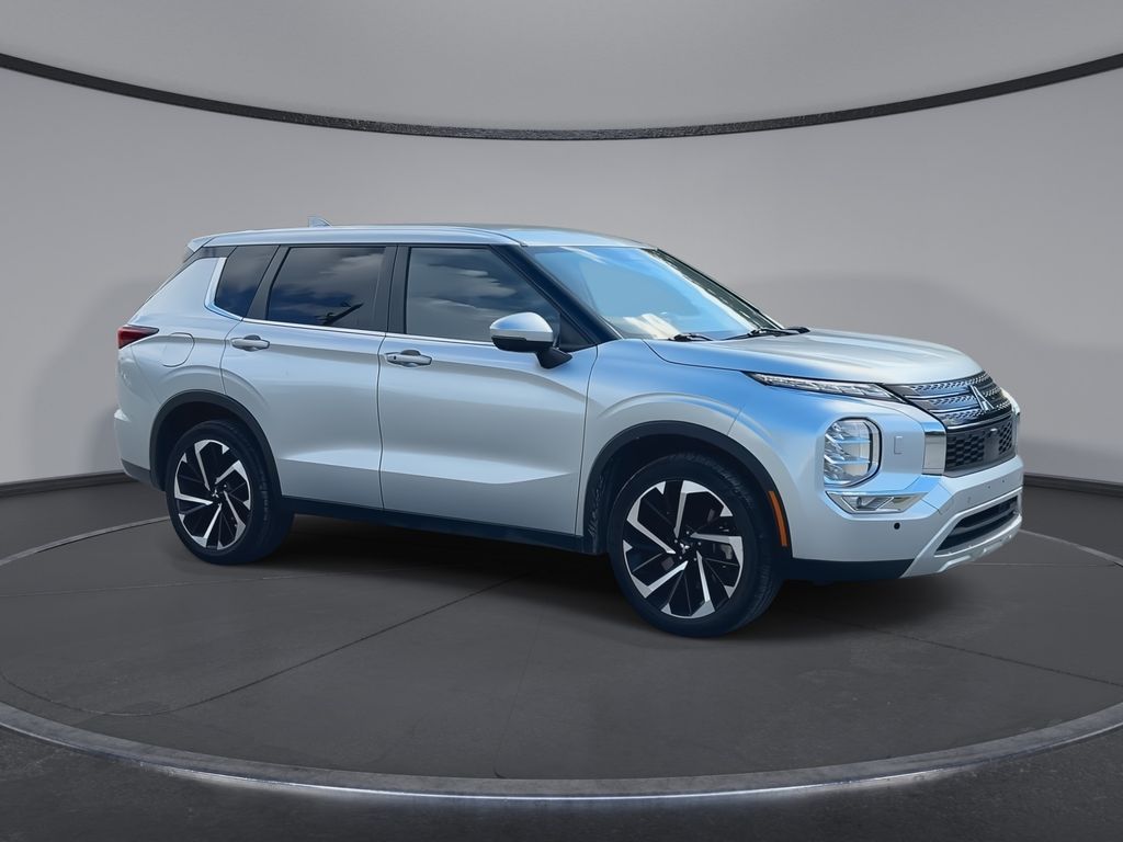 Thumbnail: 2024 Mitsubishi Outlander - 2