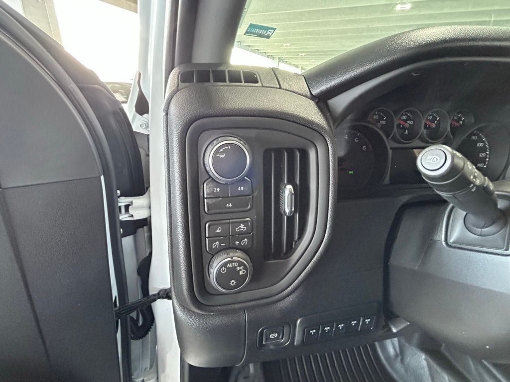 New 2026 Summit White Chevrolet Work Truck image 34