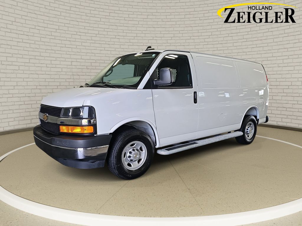 2025 Chevrolet Express Cargo 2500 RWD