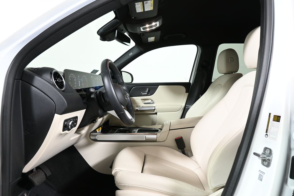 Thumbnail: 2025 Mercedes-Benz GLB - 3