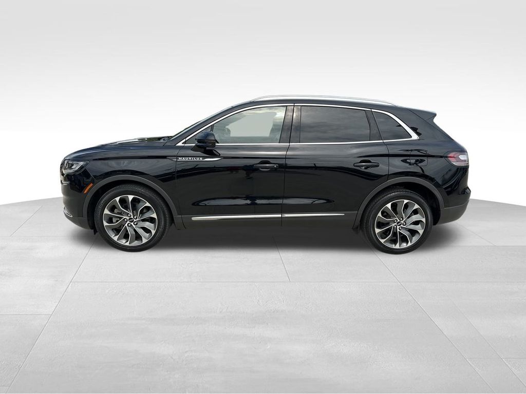 2022 Infinite Black Metallic Clearcoat Lincoln Nautilus Reserve AWD SUV