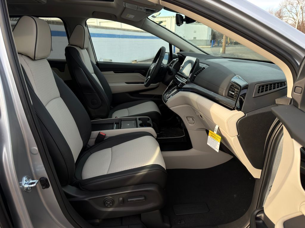 Thumbnail: 2026 Honda Odyssey - 27