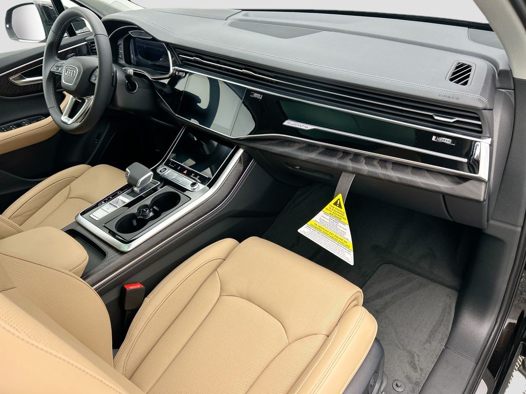 Thumbnail: 2026 Audi Q7 - 17