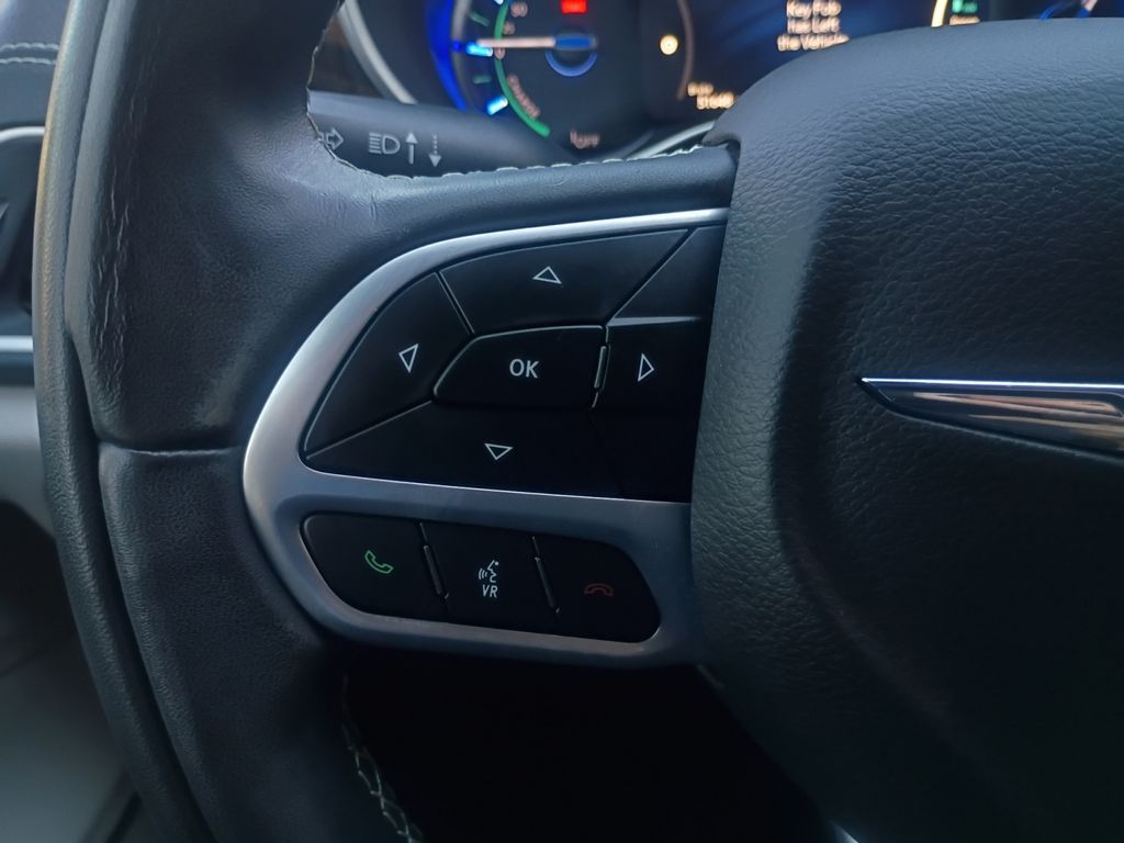 Used Car 2022 Chrysler Pacifica Hybrid  Limited For Sale Under $30,000 In Austin, Texas