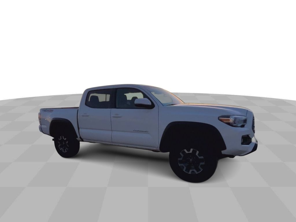 2023 Toyota Tacoma TRD Off-Road 2