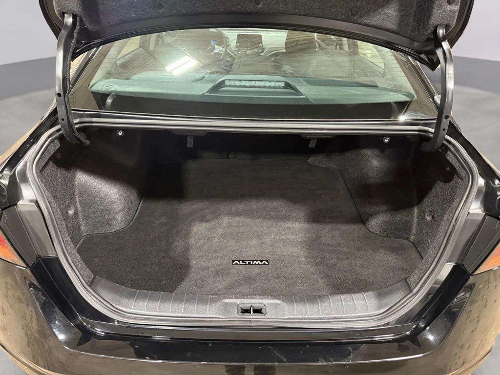 Certified Used 2025 Super Black Nissan 2.5 SV image 27