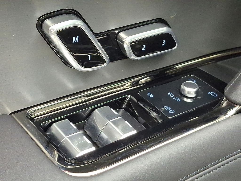 Thumbnail: 2024 Land Rover Range Rover Sport - 27